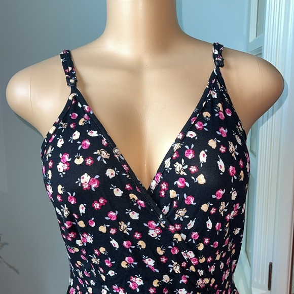 BRAND NEW KATY SUMMER FLORAL DRESS - Picture 2 of 3